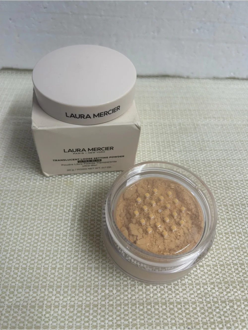 laura mercier Loose Setting Powder in Warm Beige